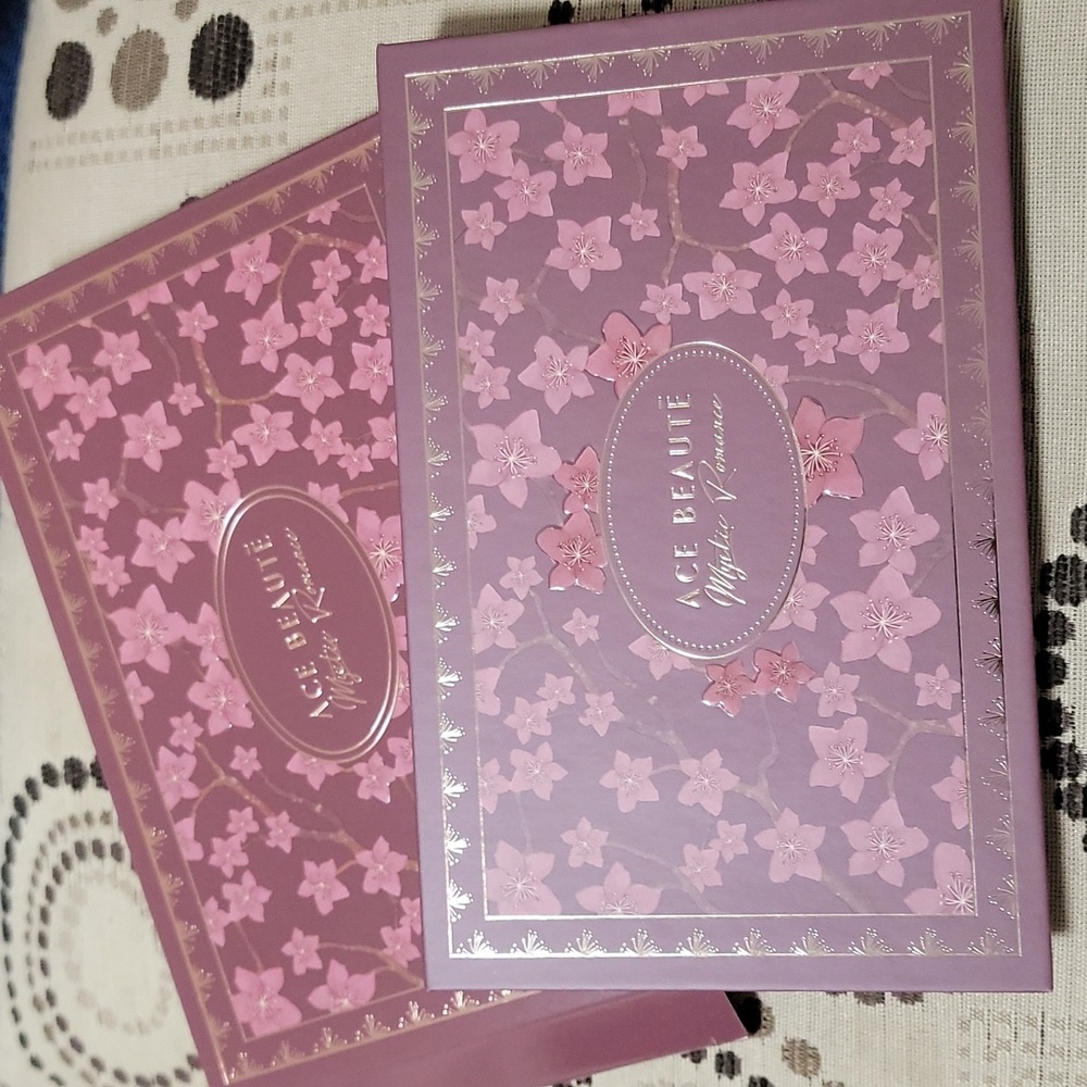 Ace Beaute Mystic Romance Eyeshadow Palette